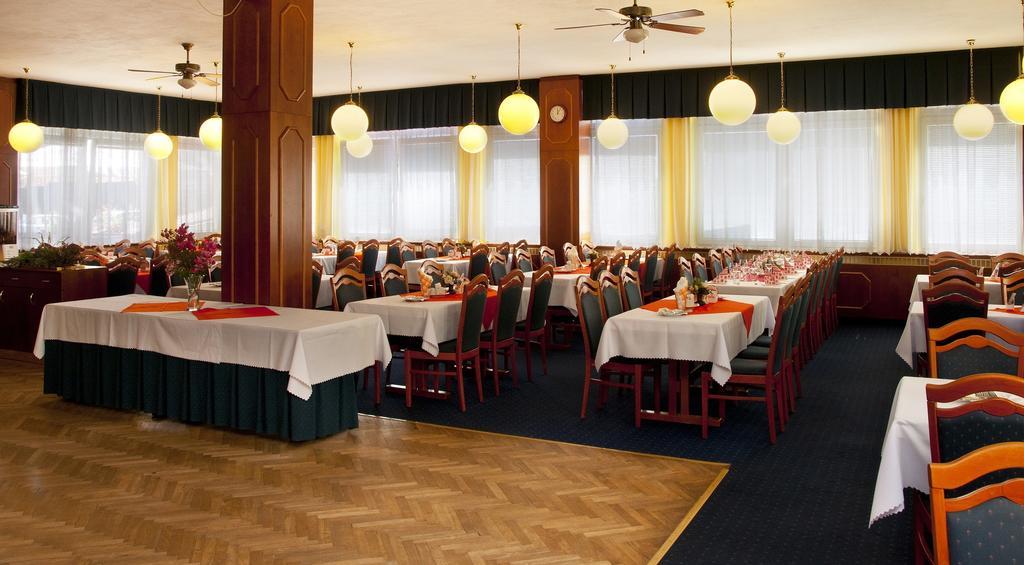 Hotel Slunce Havlickuv Brod Luaran gambar